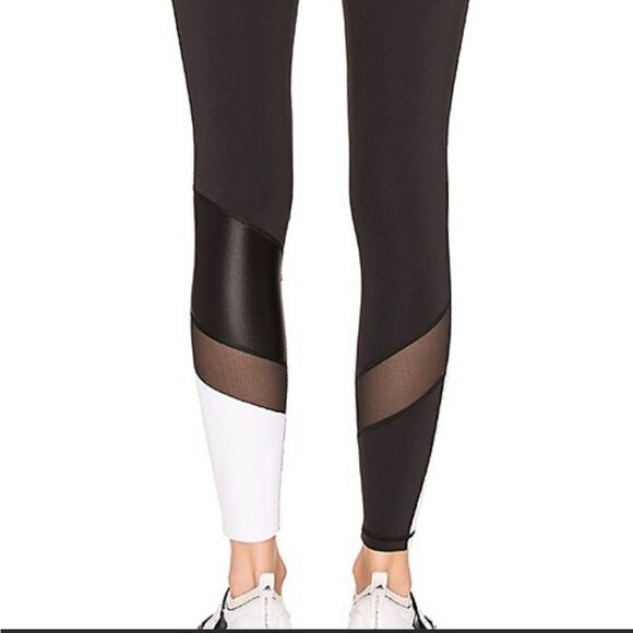 EUC Alala Freestyle Legging in Black & White Size XS - Picture 2 of 10